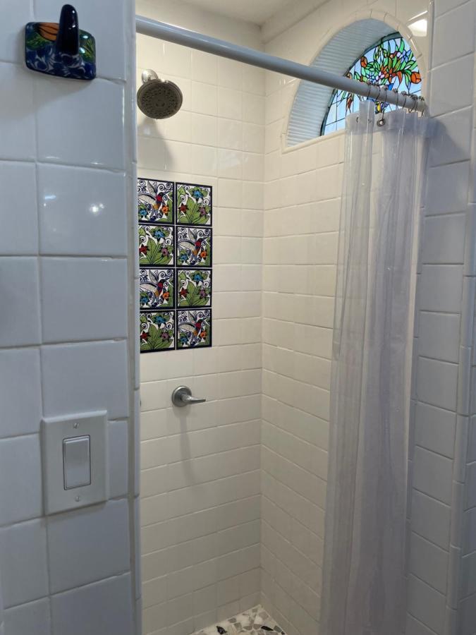 Private Room W/ Private Full Bathroom & Wifi & Ac & Shared Kitchen In Los Ángeles Exterior foto